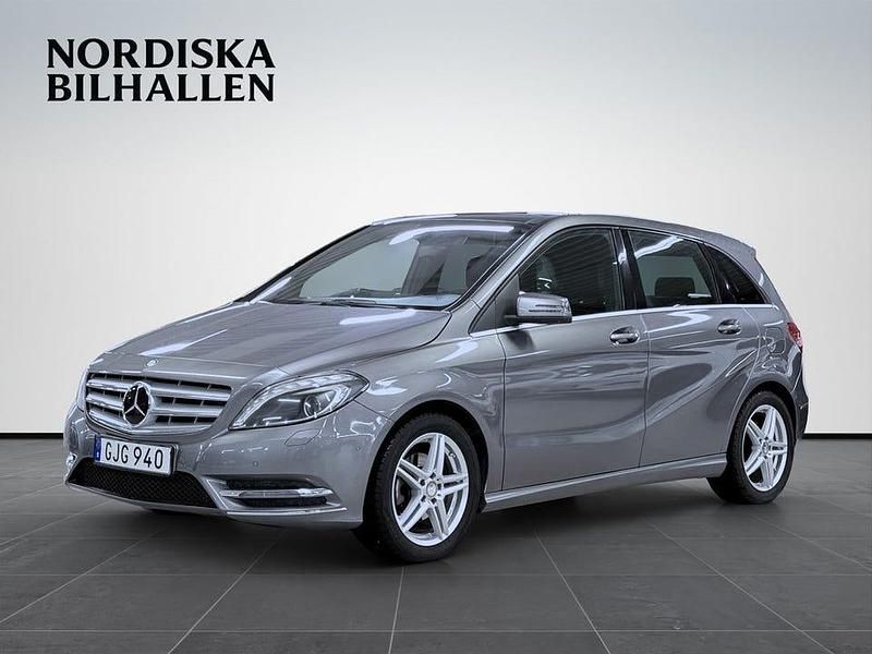 Begagnad Mercedes B220 184 HK (135 kW) 2014 Mörkgrå Minibuss