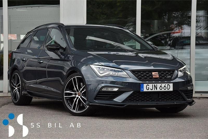 Grå Begagnad 2019 Seat Leon ST Beats Kombi | 274 900 kr - Bild 1/4