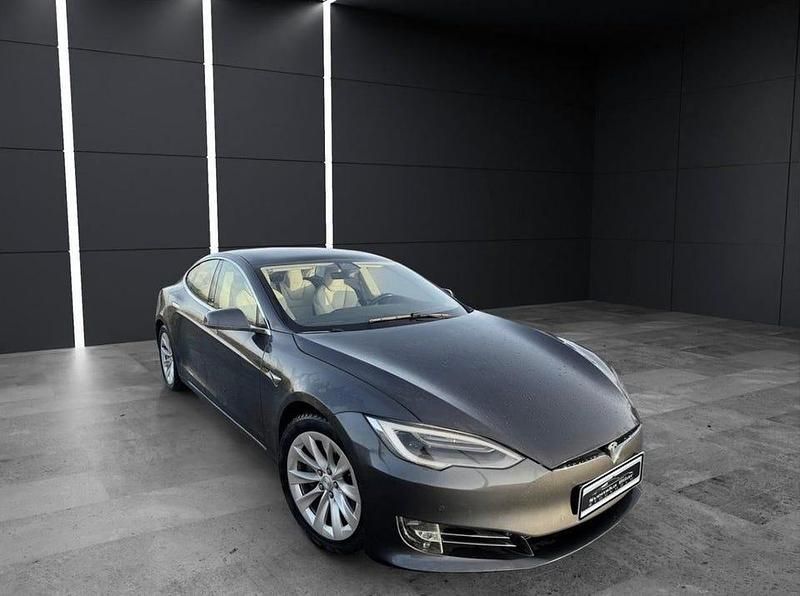 Begagnad Tesla Model S Long Range AWD 397 kW (541 HK) 2019 Grå Halvkombi