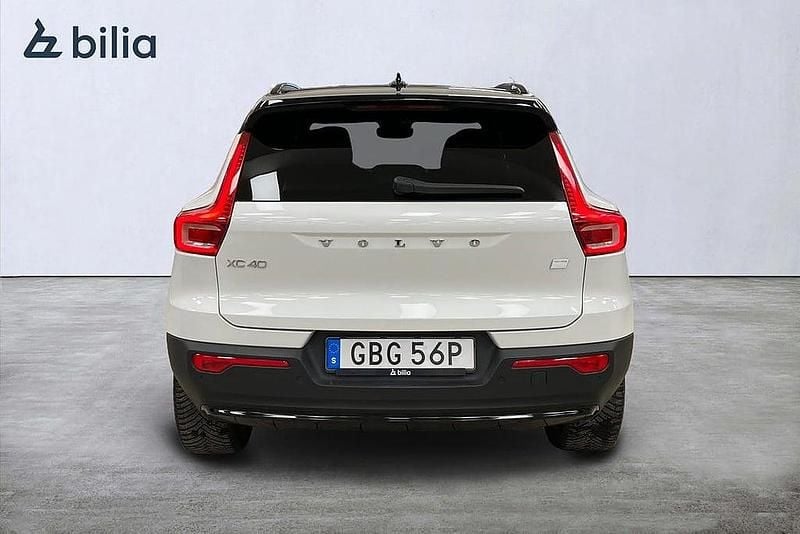 Begagnad Volvo XC40 Core 185 kW (252 HK) 2022 Vit SUV