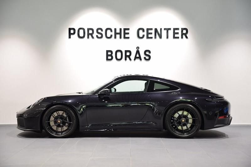 Begagnad Porsche 992 541 HK (397 kW) 2025 Sportkupé