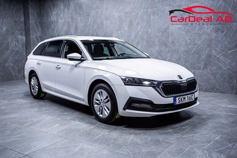 Vit Begagnad 2020 Skoda Octavia Ambition Kombi | 179 800 kr (Marknadspris) - Bild 1/4