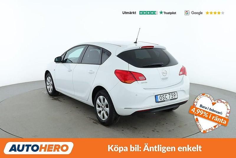 Begagnad Opel Astra Enjoy 116 HK (85 kW) 2014 Vit Halvkombi