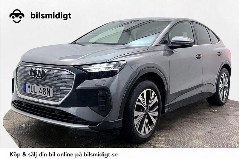 Grå Begagnad 2024 Audi Q4 e-tron SUV | 639 900 kr - Bild 1/3