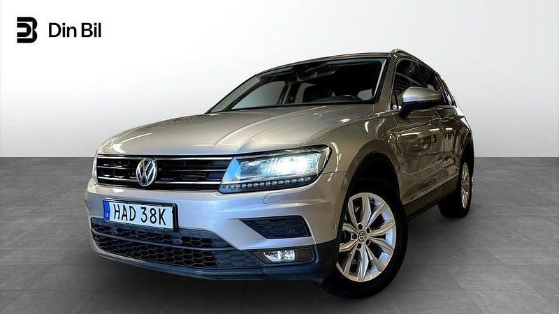 Silver Begagnad 2020 VW Tiguan Comfortline SUV | 259 900 kr (Bra pris) - Bild 1/4