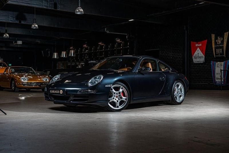 Begagnad Porsche 911 Carrera 4S 381 HK (280 kW) 2006 Grå Sportkupé