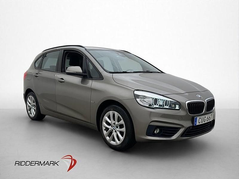 Begagnad BMW 220 Active Tourer Sport Line 190 HK (139 kW) 2015 Silver Minibuss