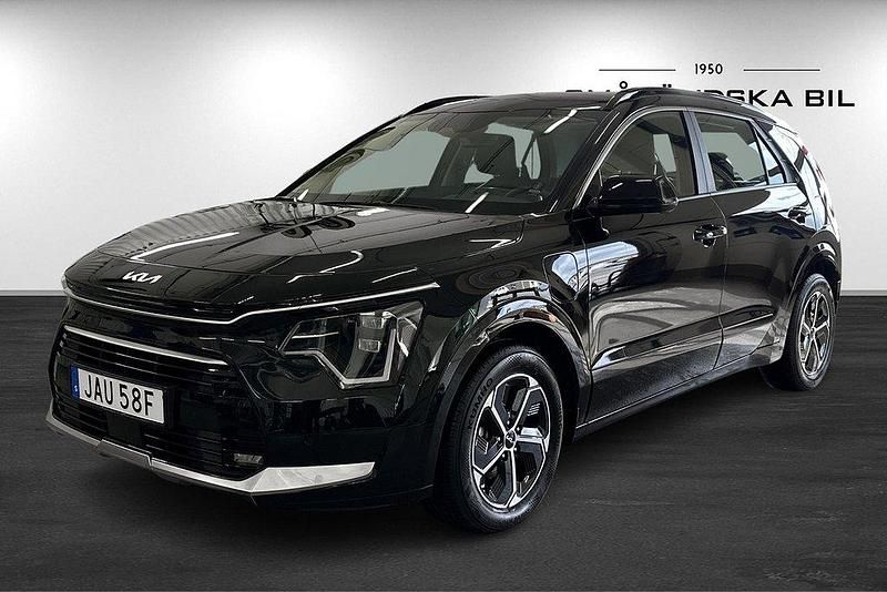 Svart Begagnad 2024 Kia Niro SUV | 329 000 kr (Superpris) - Bild 1/3