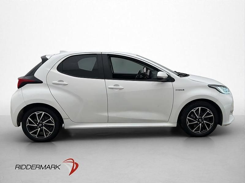 Begagnad Toyota Yaris 2021 Vit Halvkombi