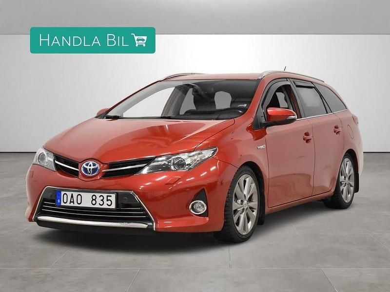 Röd Begagnad 2013 Toyota Auris Executive Kombi | 129 900 kr (Marknadspris) - Bild 1/4