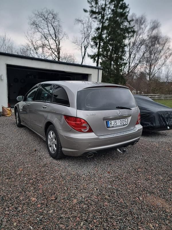 Begagnad Mercedes R280 AMG 190 HK (139 kW) 2008 Minibuss