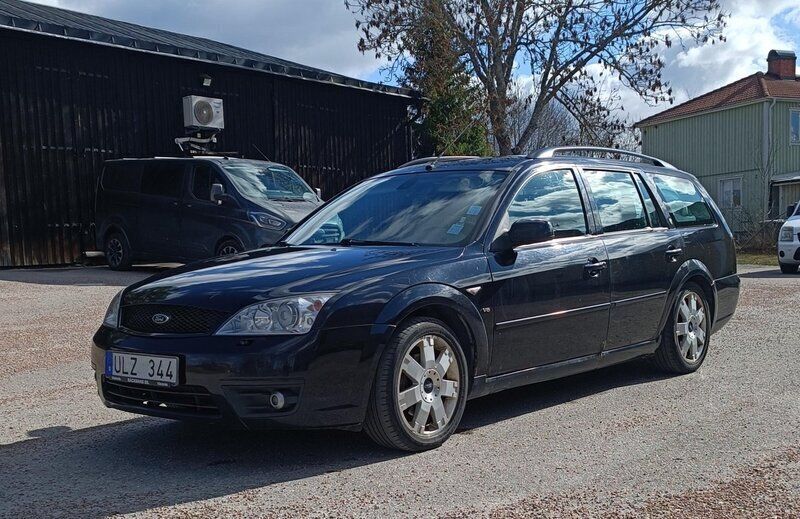 Svart Begagnad 2004 Ford Mondeo Kombi | 12 000 kr (Bra pris) - Bild 1/4