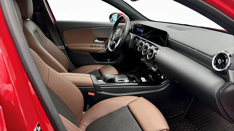 Begagnad Mercedes A200 150 HK (110 kW) 2019 Röd Kombi