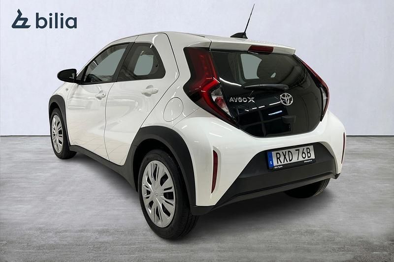 Begagnad Toyota Aygo X Play 72 HK (52 kW) 2022 Vit SUV