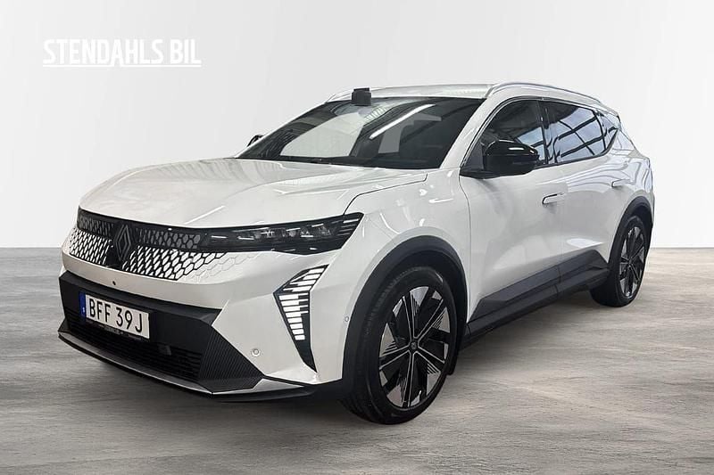 Vit Begagnad 2024 Renault Scénic Techno Minibuss | 479 000 kr (Bra pris) - Bild 1/4