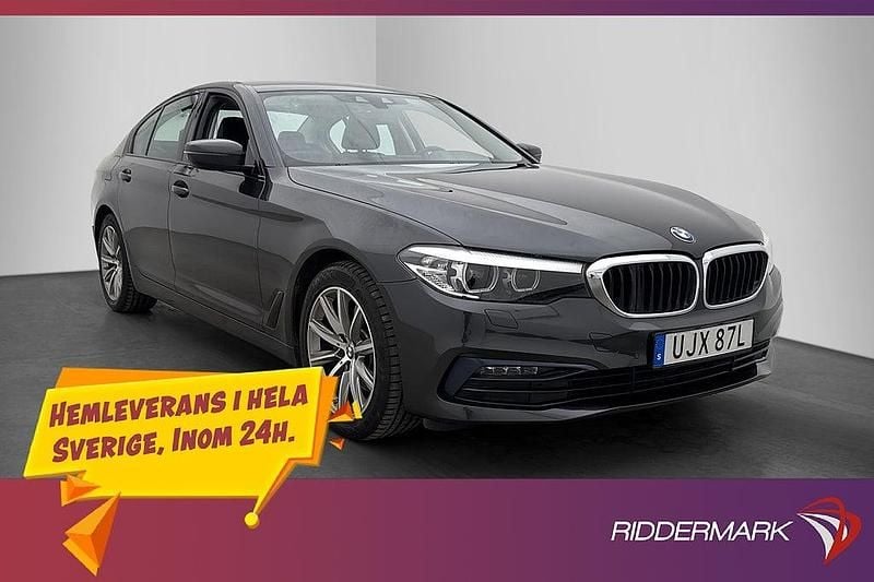 Grå Begagnad 2019 BMW 520 Sport Line Sedan | 284 900 kr (Superpris) - Bild 1/3