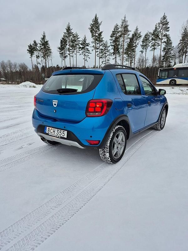 Begagnad Dacia Sandero Stepway 90 HK (66 kW) 2017 Blå Kombi