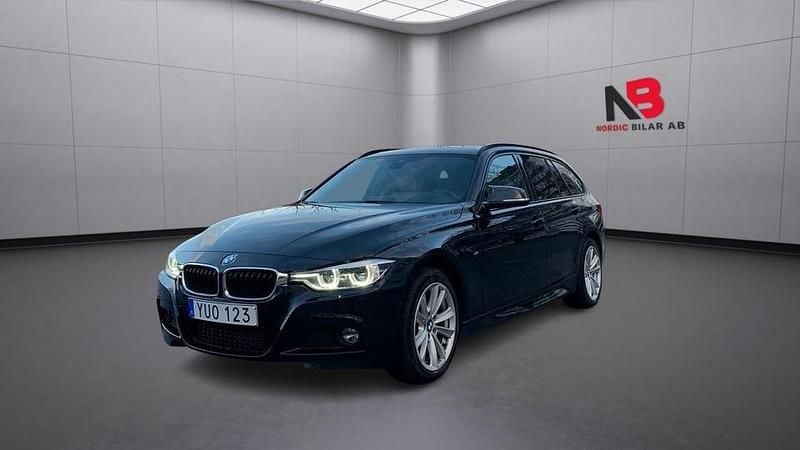 Svart Begagnad 2018 BMW 320 M Sport Kombi | 259 900 kr (Marknadspris) - Bild 1/4