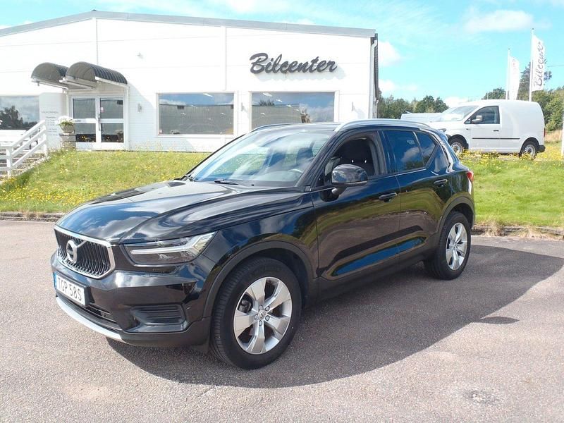 Svart Begagnad 2020 Volvo XC40 Momentum SUV | 275 000 kr (Marknadspris) - Bild 1/4