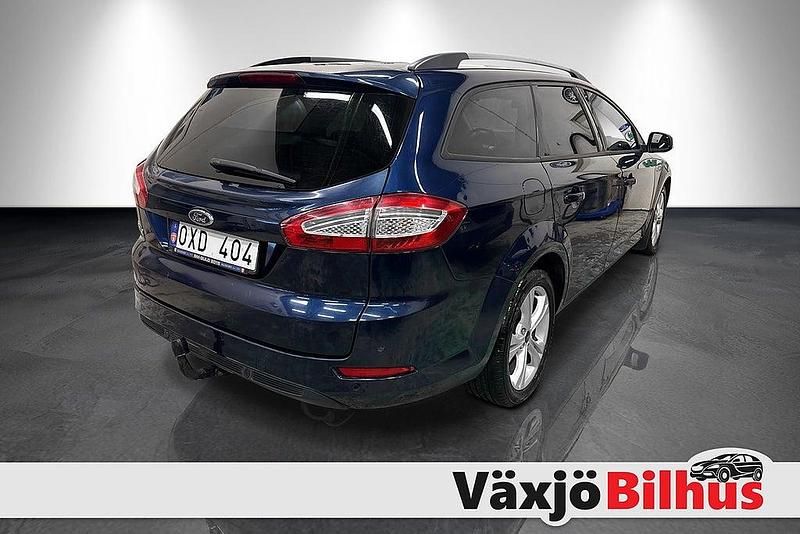 Begagnad Ford Mondeo Trend 160 HK (117 kW) 2011 Blå Kombi