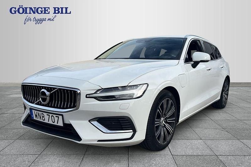 Vit Begagnad 2021 Volvo V60 Kombi | 349 000 kr (Marknadspris) - Bild 1/3