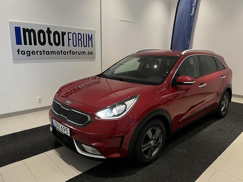Röd Begagnad 2018 Kia Niro SUV | 149 900 kr (Marknadspris) - Bild 1/4