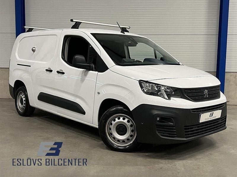 Vit Begagnad 2020 Peugeot Partner Minibuss | 149 990 kr (Marknadspris) - Bild 1/4