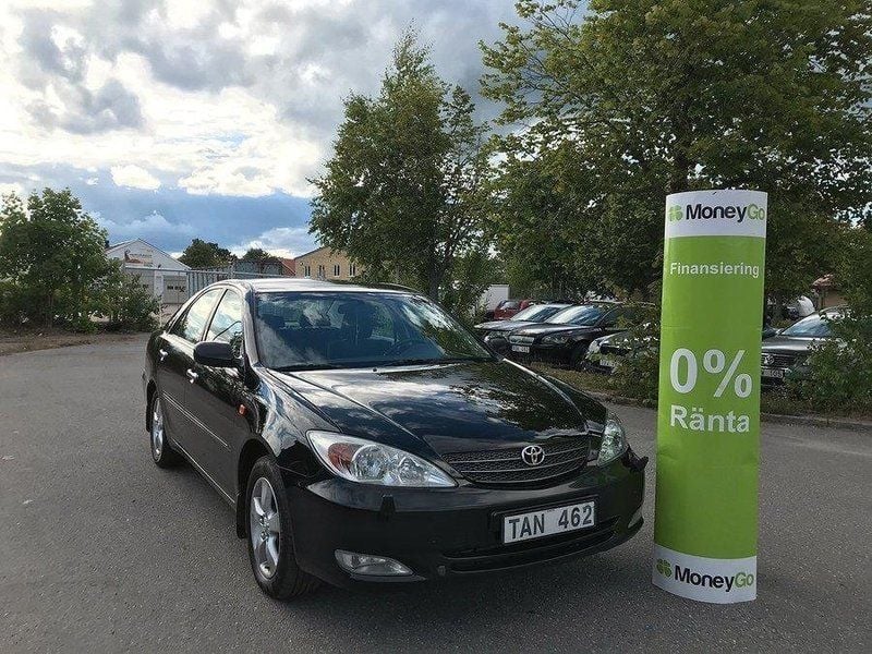 Begagnad Toyota Camry 152 HK (111 kW) 2001 Svart Sedan