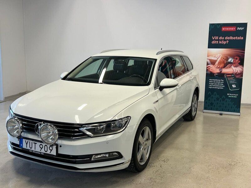 Vit Begagnad 2018 VW Passat GT Kombi | 230 000 kr (Marknadspris) - Bild 1/4
