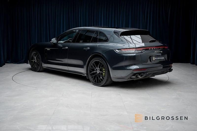 Begagnad Porsche Panamera 4S Sport Turismo 560 HK (411 kW) 2021 Grå Sedan