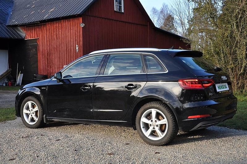 Begagnad Audi A3 Sportback 110 HK (80 kW) 2016 Halvkombi