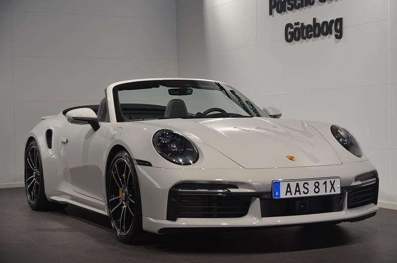 Begagnad Porsche 911 Turbo S 650 HK (478 kW) 2023 Flerfärgad Cab