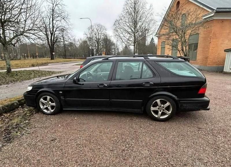 Begagnad 2001 Saab 9-5 Aero Kombi | 17 000 kr (Marknadspris) - Bild 1/4