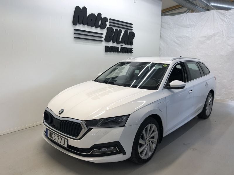 Vit Begagnad 2021 Skoda Octavia Style Kombi | 289 900 kr (Marknadspris) - Bild 1/4