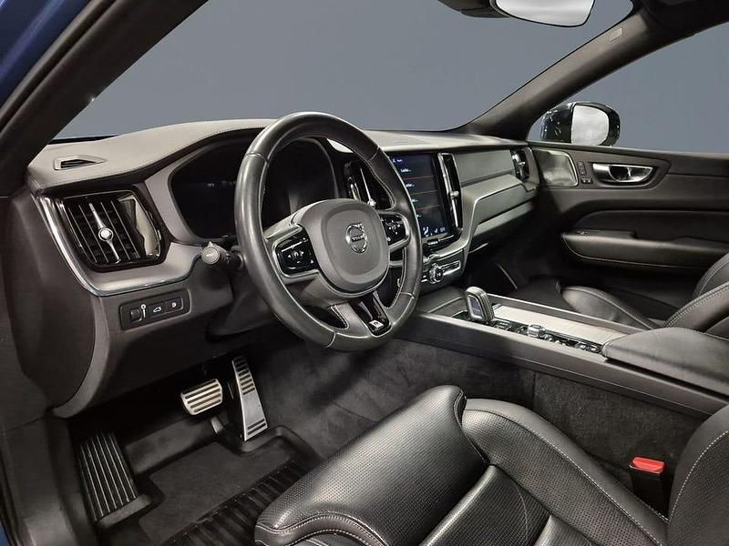 Blå Begagnad 2020 Volvo XC60 R-Design SUV | 385 000 kr (Marknadspris) - Bild 1/3