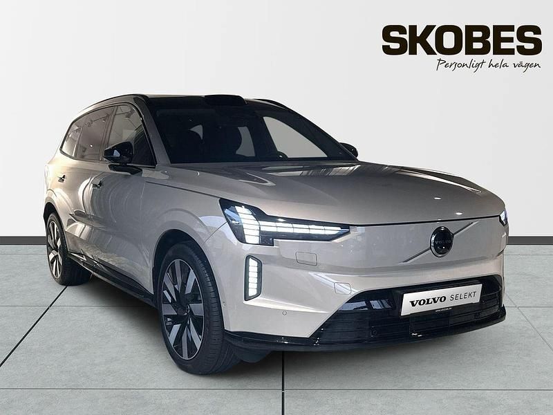 Ljusbrun (brun) Begagnad 2025 Volvo EX90 Performance SUV | 995 500 kr (Dyr) - Bild 1/3