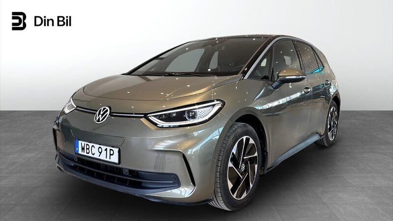 Grön Begagnad 2024 VW ID.3 Pro Performance Halvkombi | 369 500 kr (Dyr) - Bild 1/4