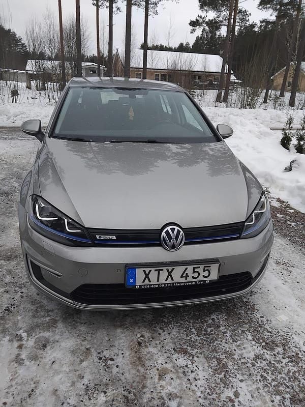 Begagnad 2016 VW e-Golf Halvkombi | 80 000 kr - Bild 1/4