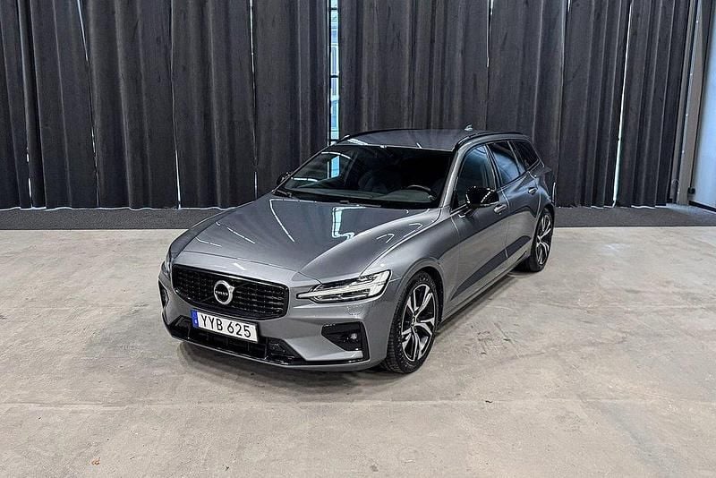 Grå Begagnad 2018 Volvo V60 R-Design Kombi | 299 900 kr (Bra pris) - Bild 1/4