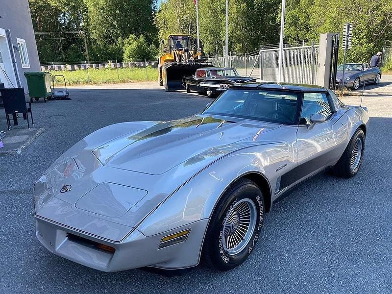 Begagnad 1982 Chevrolet Corvette | 395 000 kr - Bild 1/4