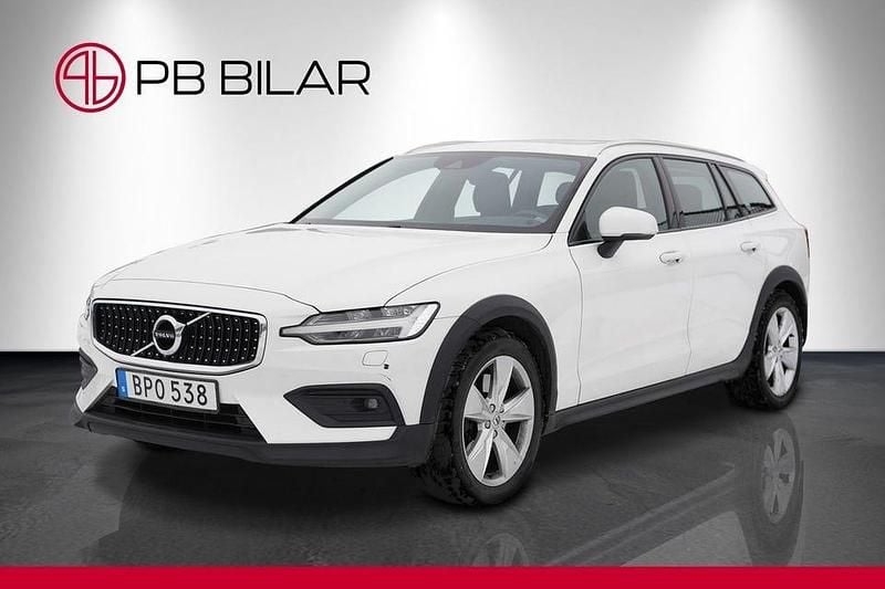Vit Begagnad 2019 Volvo V60 CC Momentum Kombi | 269 900 kr (Marknadspris) - Bild 1/4