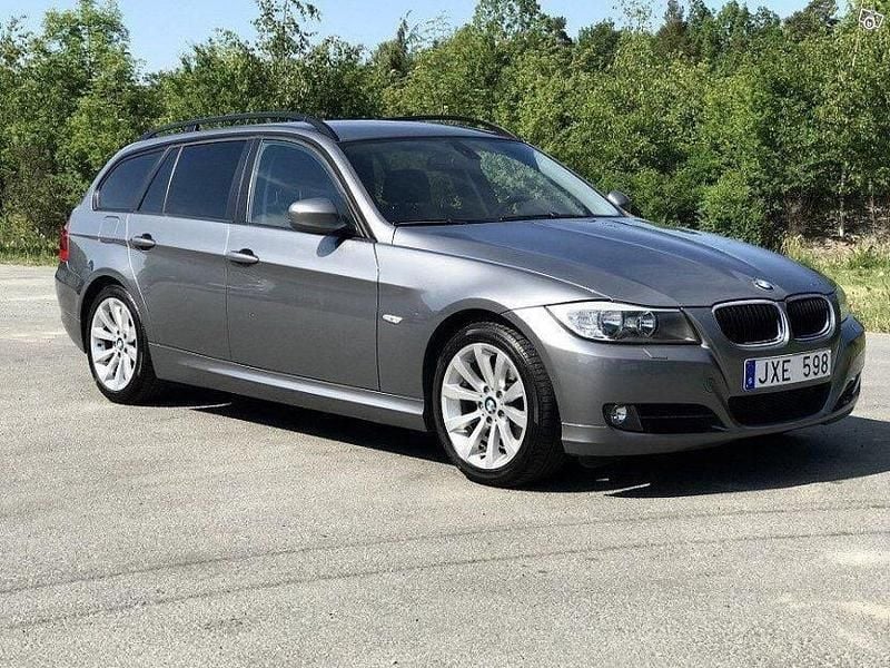 Grå Begagnad 2010 BMW 316 Kombi | 38 000 kr (Superpris) - Bild 1/4