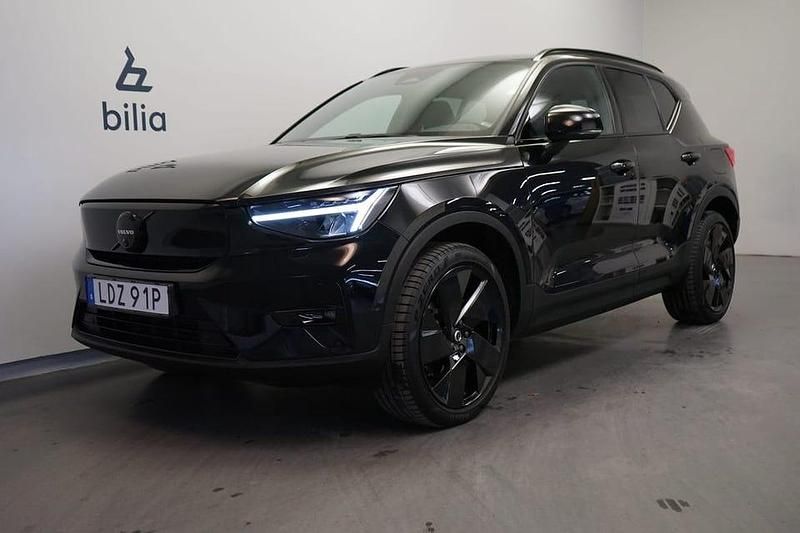 Svart Begagnad 2024 Volvo EX40 Ultra SUV | 519 500 kr (Dyr) - Bild 1/3