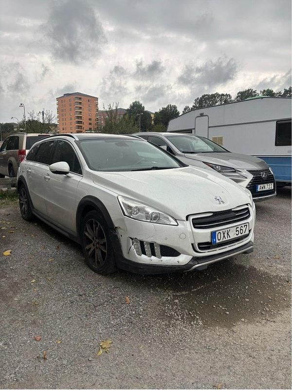 Vit Begagnad 2012 Peugeot 508 RXH Kombi | 30 000 kr - Bild 1/4