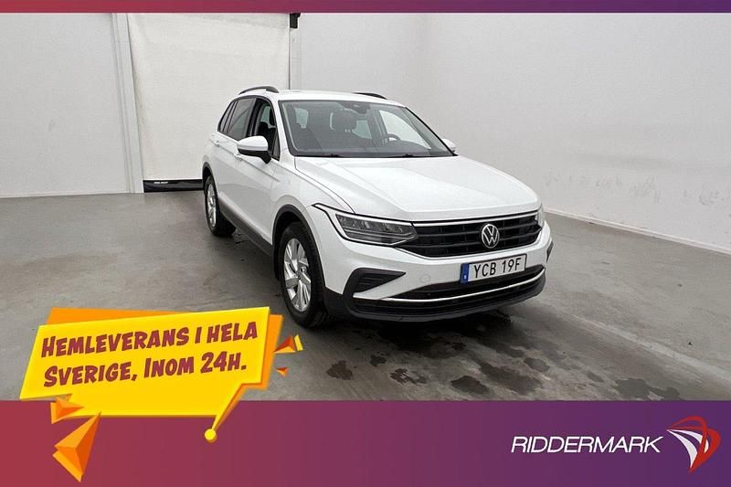 Vit Begagnad 2021 VW Tiguan SUV | 289 800 kr (Marknadspris) - Bild 1/3