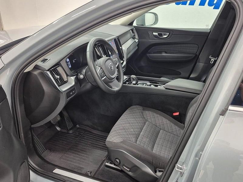 Begagnad Volvo XC60 Core 253 HK (186 kW) 2024 Vapour grey metallic SUV