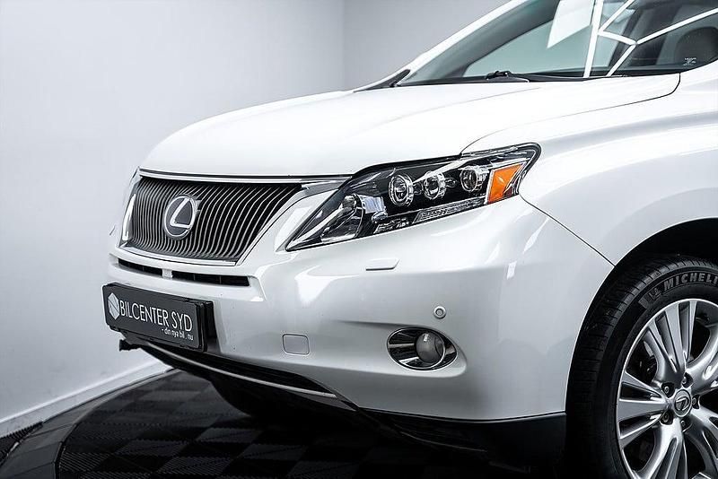Begagnad Lexus RX450h Luxury Line 299 HK (219 kW) 2011 Vit SUV