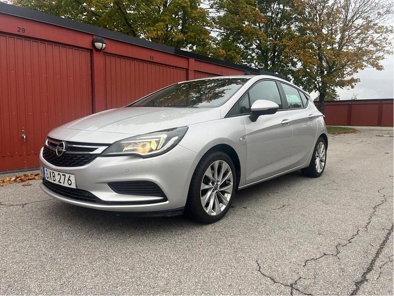 Grå Begagnad 2016 Opel Astra Enjoy Halvkombi | 98 500 kr (Bra pris) - Bild 1/4