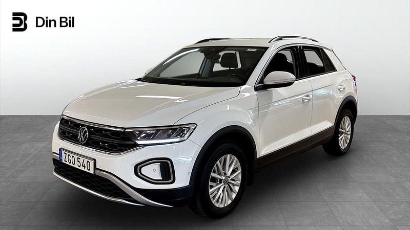 Vit Begagnad 2022 VW T-Roc Life SUV | 234 900 kr (Marknadspris) - Bild 1/4