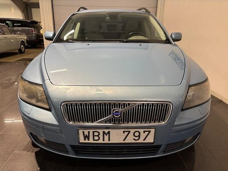 Begagnad Volvo V50 Momentum 220 HK (161 kW) 2005 Blå Kombi